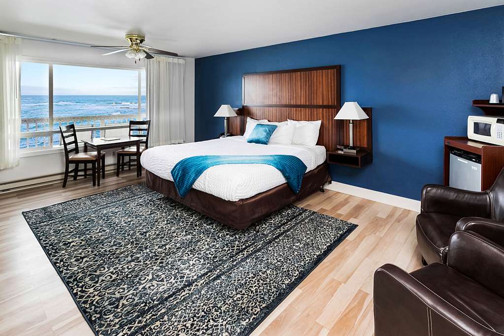 Clarion Inn Surfrider Resort - photo 12