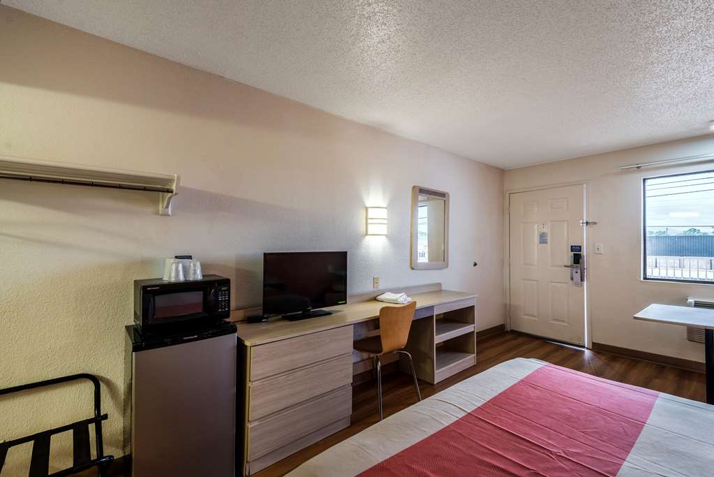 Motel 6 Anniston AL - photo 19