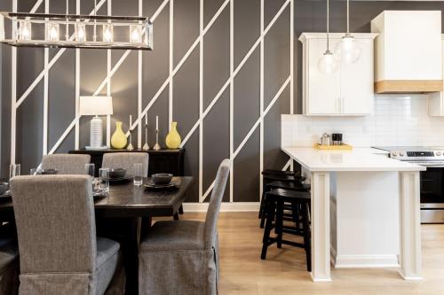 STAR Retreat Townhome with Garage 3 miles to Downtown — 4-Star Luxury Hotel in Nashville, United States