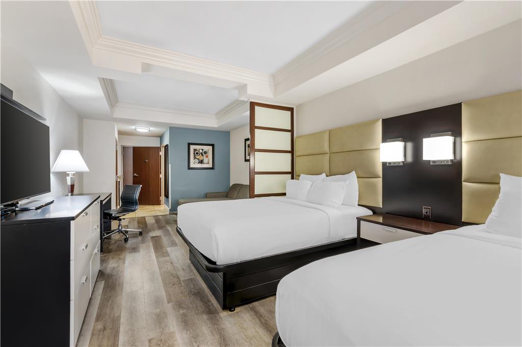 Best Western Plus JFK Inn & Suites - photo 14