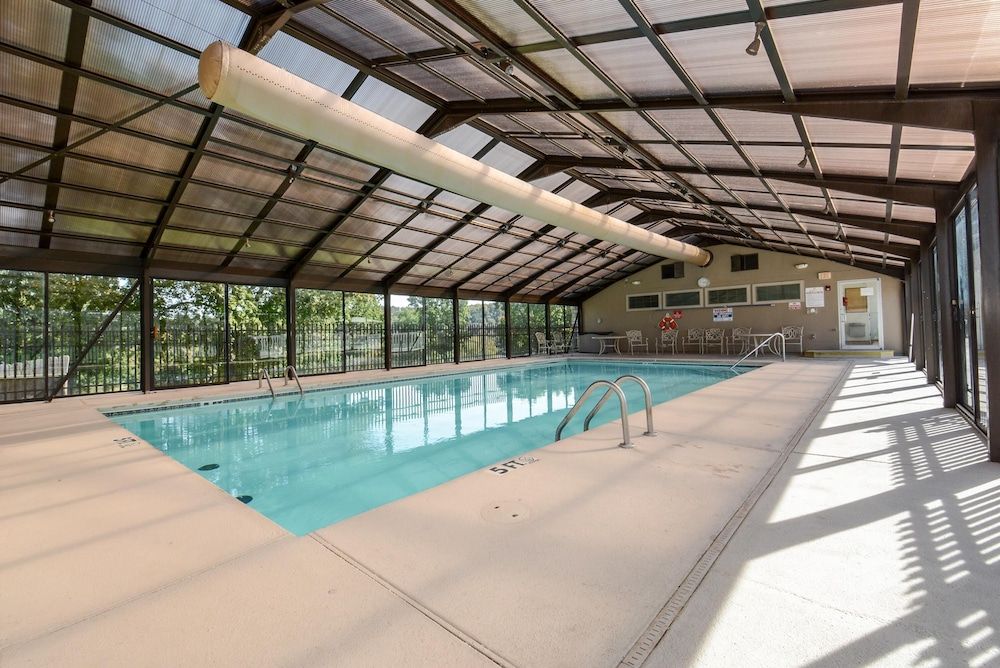 The Roost Royale No Stairs Indoor pool Hot Tub - photo 26