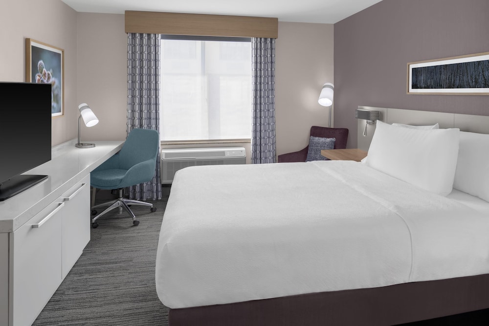Hilton Garden Inn Queens JFK Airport - photo 17