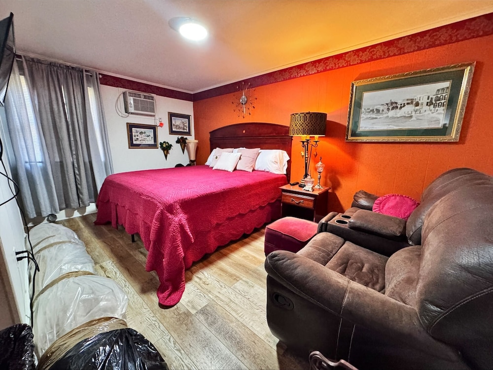 Chesterfield Hotel by OYO Hwy 9 - photo 9