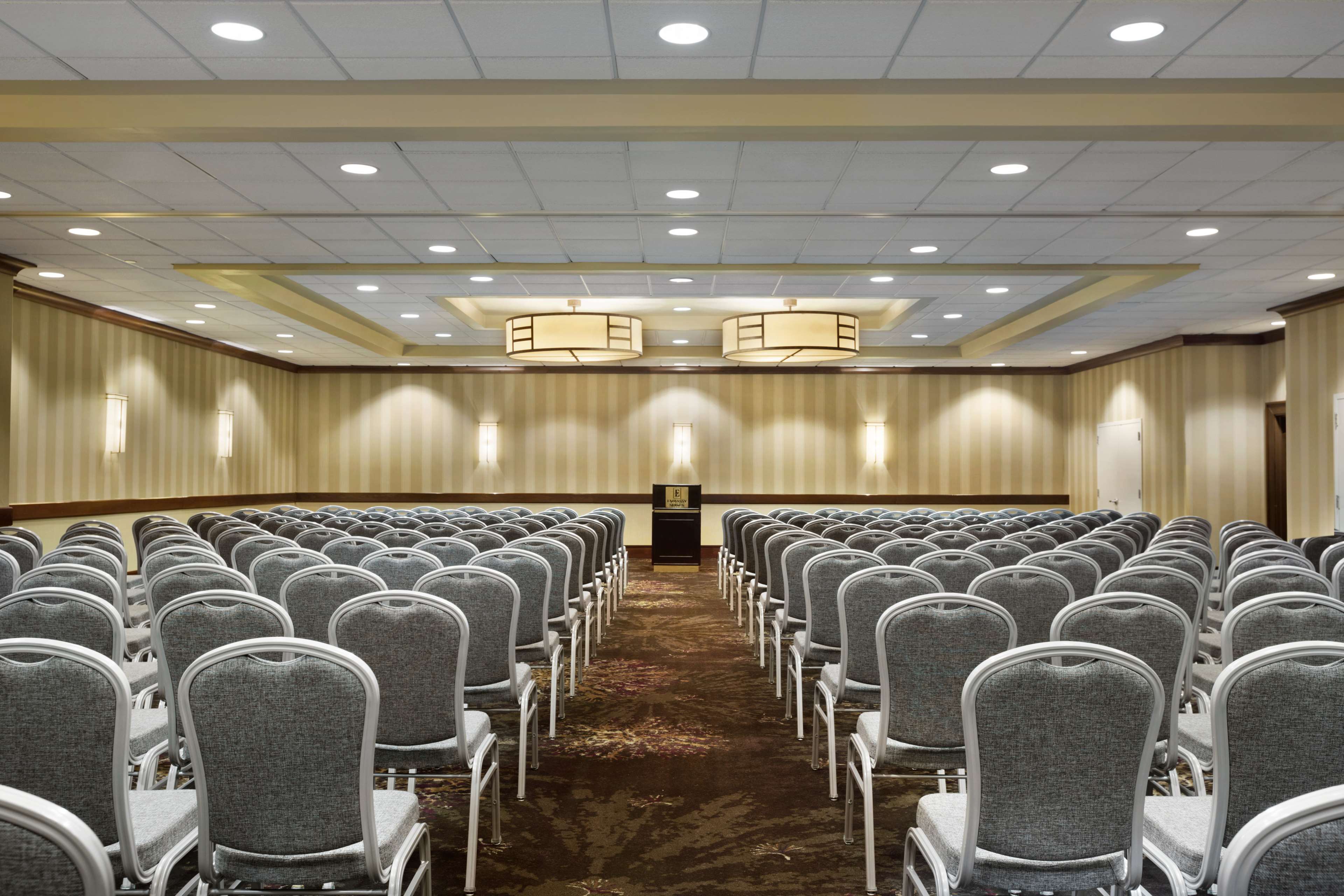 Embassy Suites by Hilton Piscataway Somerset - photo 19