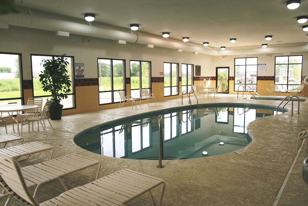 Hampton Inn & Suites Alexandria - photo 25