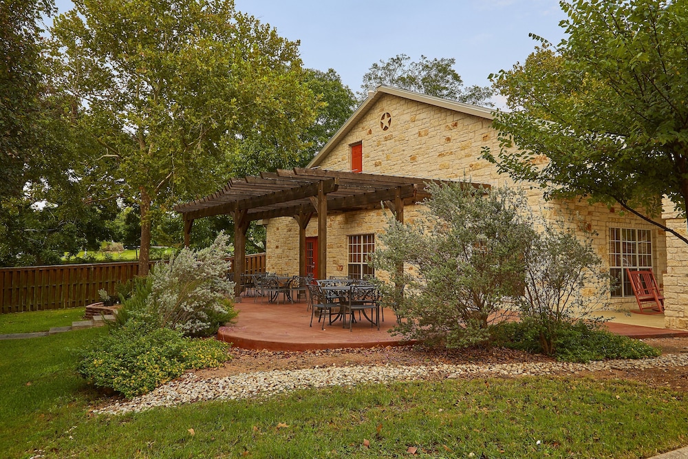 Fredericksburg Inn & Suites - photo 49