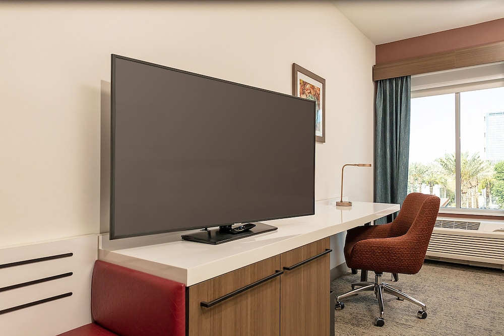Hilton Garden Inn Chandler Downtown - photo 18