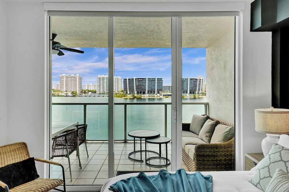 Marina Bay Sunny Isles — 4-Star Luxury Hotel in Sunny Isles Beach, United States