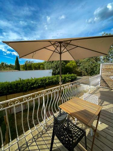 Grand Studio a 5mns de la Plage Des Salins in Hyeres, France