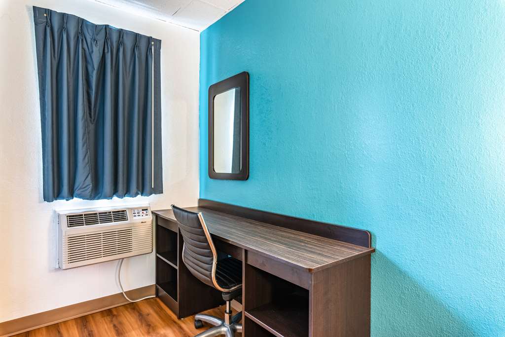 Motel 6 Elmsford NY White Plains - photo 10