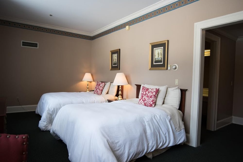 Bertram Inn at Glenmoor - photo 5
