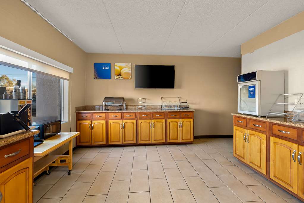 Comfort Inn & Suites near Kino Sports Complex - photo 27
