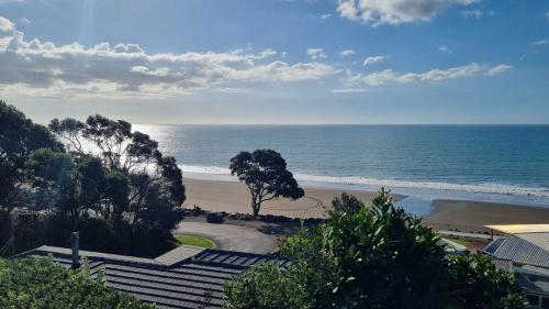 Sea Breeze — 4-Star Luxury Hotel in None, New Zealand