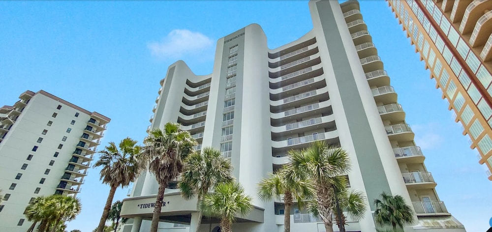 Stunning Oceanfront Condo with Resort Amenities condo - photo 32