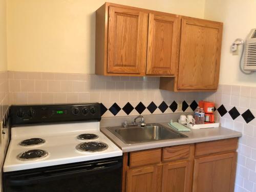 Monticello Motel - photo 18