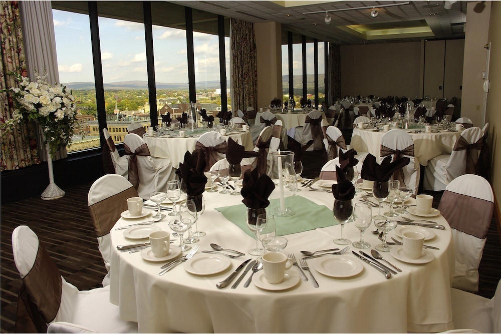 Holiday Inn & Suites Pittsfield Berkshires by IHG - photo 44