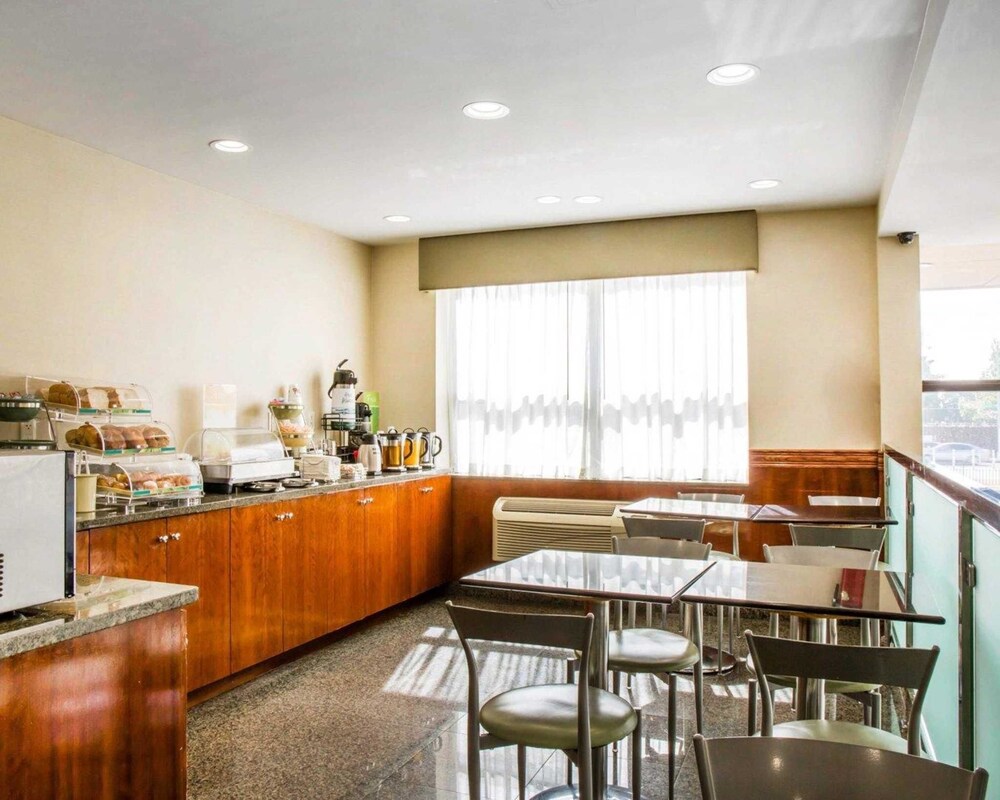 Quality Inn Woodside - photo 25