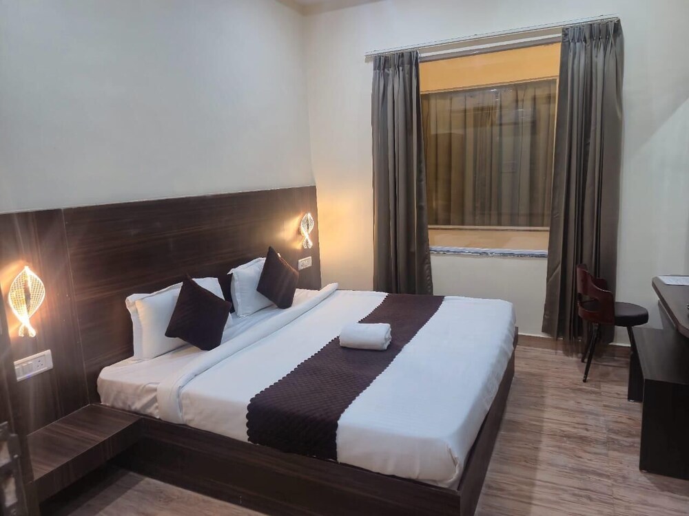 Hotel Shubh Mangal Grand in Gwalior, India