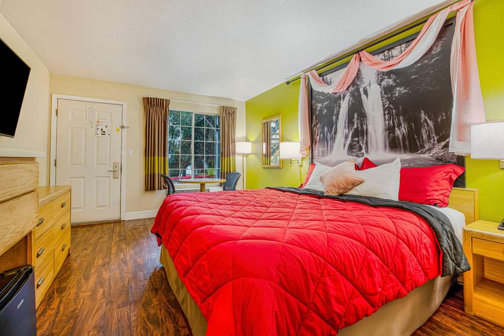Super 8 by Wyndham Auburn - photo 36