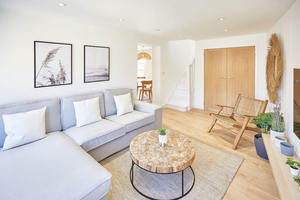 Host & Stay Golden Lion Apartments