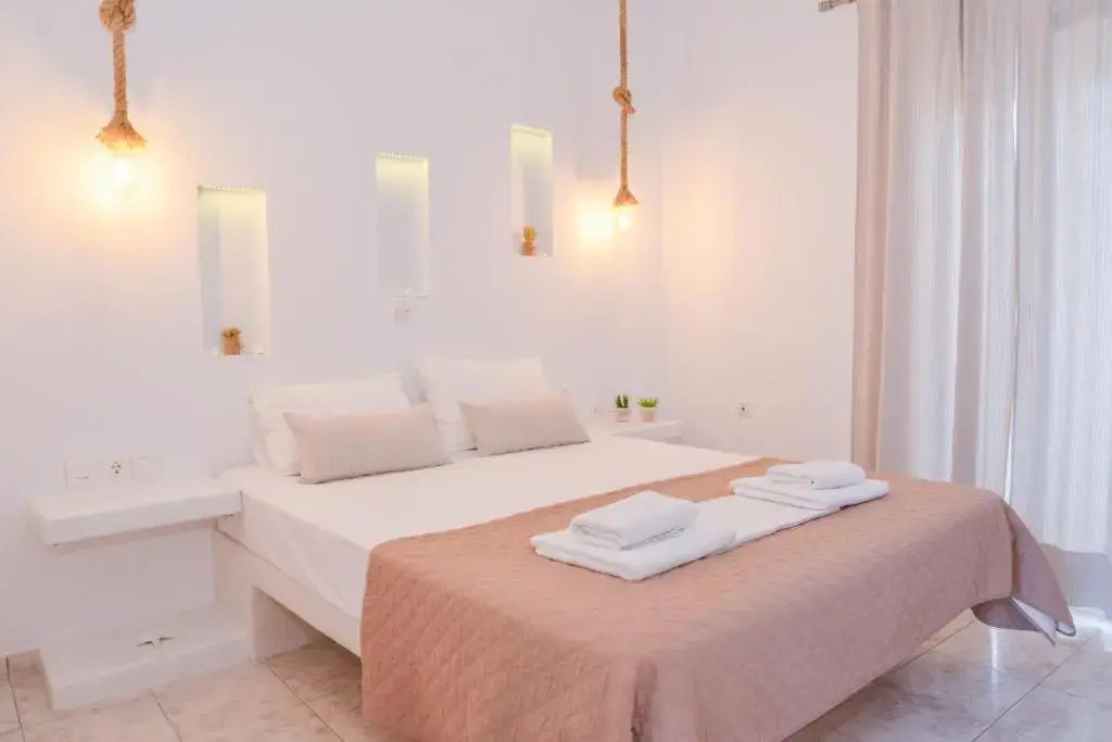 Niki Rooms in Adamas, Greece