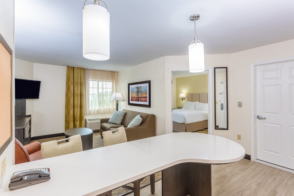 Candlewood Suites Secaucus Meadowlands an IHG Hotel - photo 2