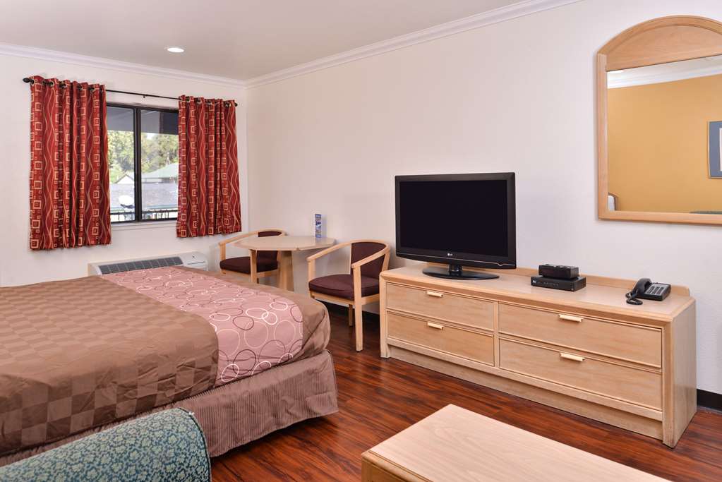 Americas Best Value Inn & Suites Clearlake Wine Country - photo 23