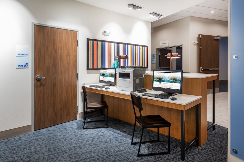 Holiday Inn Express & Suites St. Louis Chesterfield by IHG - photo 26