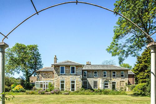 Cosy Wolf Bed & Breakfast — 4-Star Luxury Hotel in Freshwater, United Kingdom