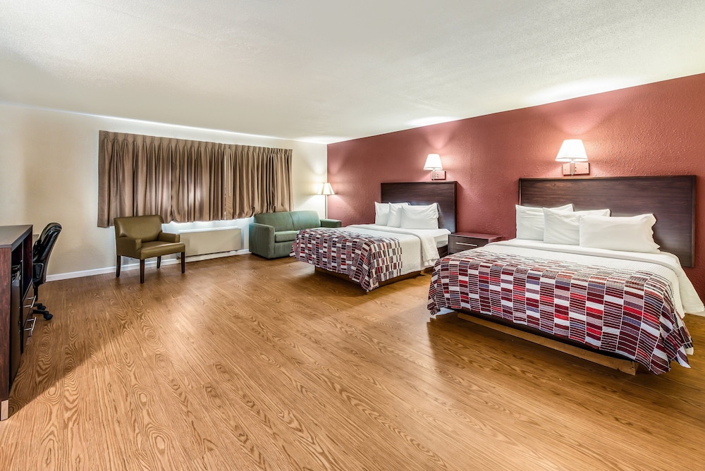 Red Roof Inn & Suites Wapakoneta - photo 16