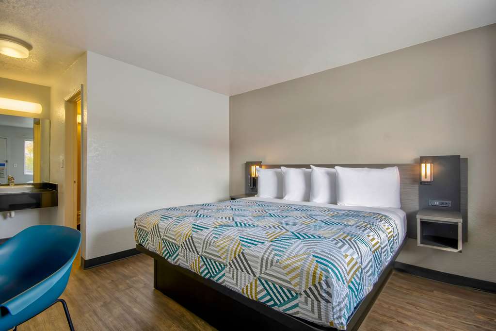 Motel 6 Albuquerque NM Midtown - photo 14
