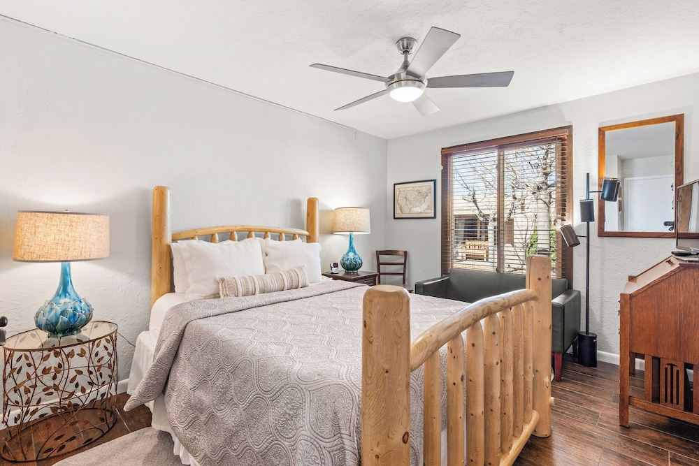 Fort Marcy Suites by All Seasons Resort Lodging - photo 8