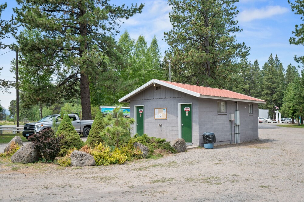 Crater Lake Resort - photo 57