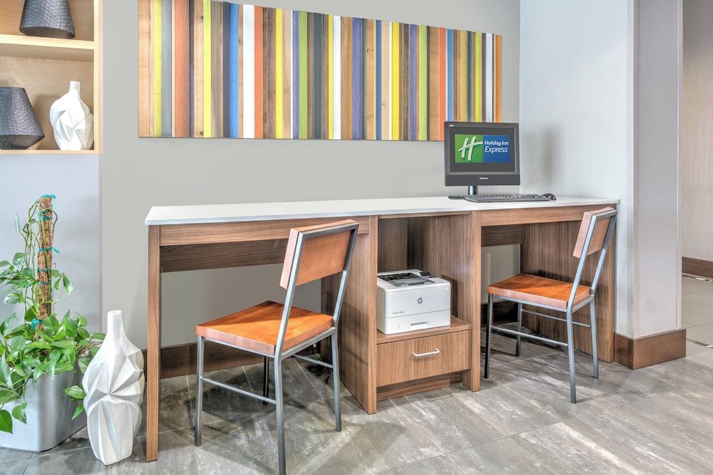 Holiday Inn Express Hotel & Suites Clute Lake Jackson by IHG - photo 34