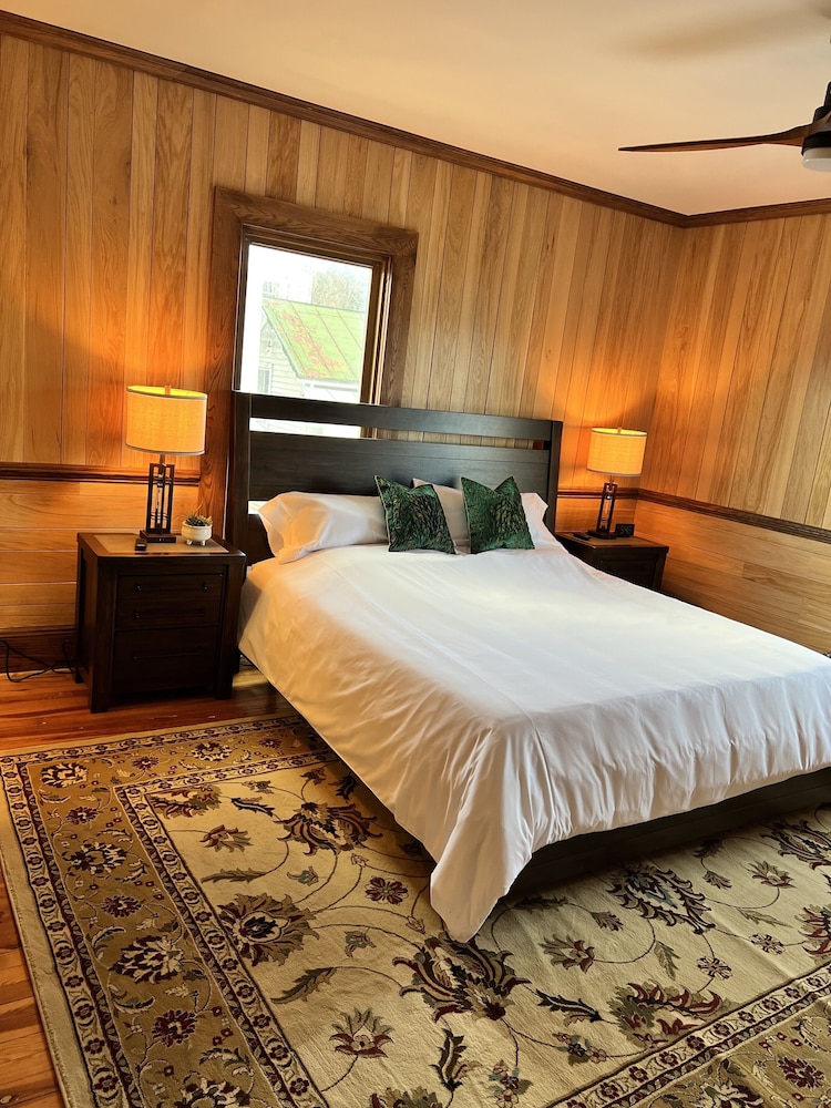 Monterey Inn - photo 11