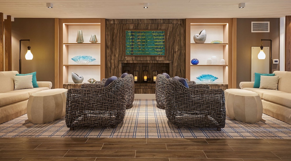 The Waterfront Beach Resort A Hilton Hotel - photo 8