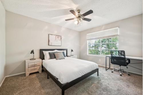 The Davis 1824 I Spacious 2 Bed 2 Bath — 4-Star Luxury Hotel in Huntsville, United States