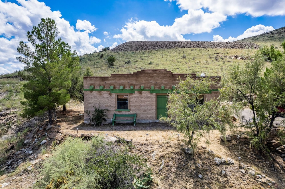 Adobe Vista Cozy and Inviting Spectacular View in Alpine, United States