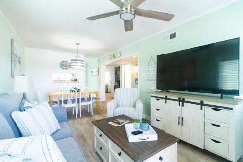Carolina Beach Haven w Private Balcony - photo 15