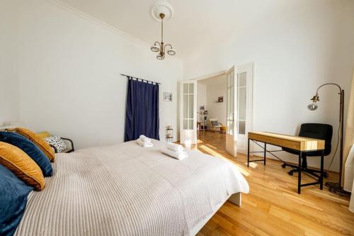 Figaro Flat AC Netflix — 4-Star Luxury Hotel in Budapest, Hungary