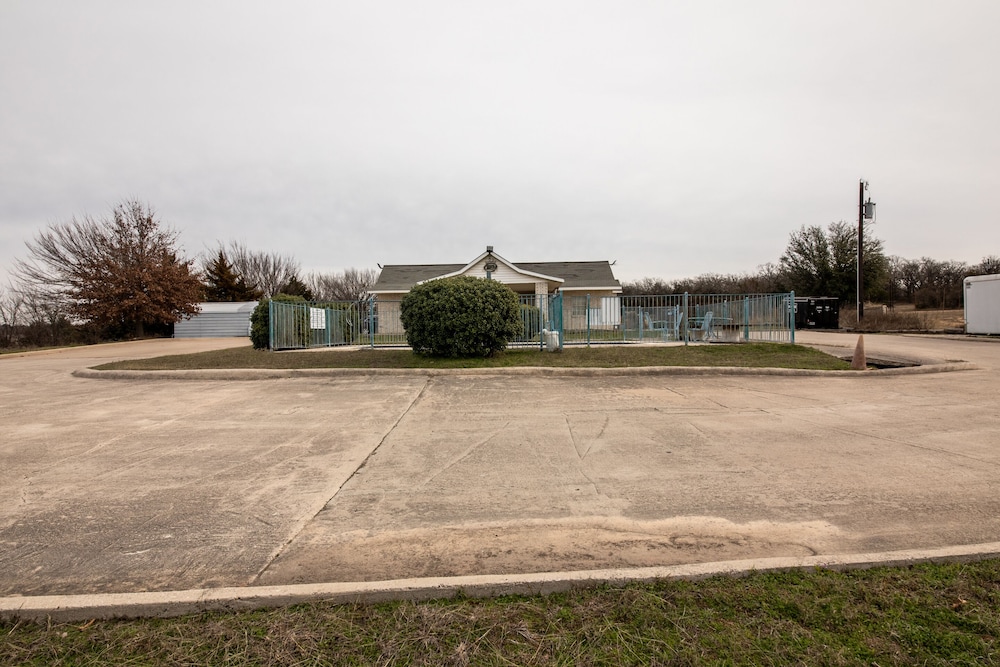 OYO Hotel Decatur TX Hwy 287 Northwest - photo 28