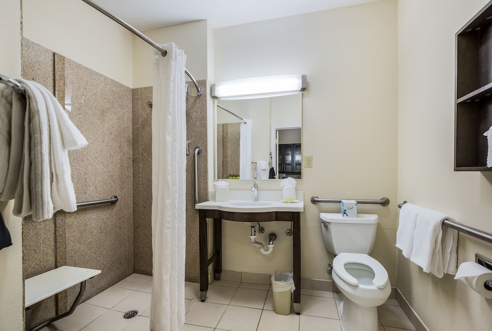 Candlewood Suites Virginia Beach Town Center by IHG - photo 20