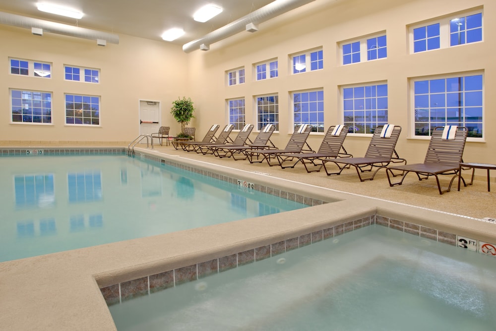 Candlewood Suites Polaris by IHG - photo 18