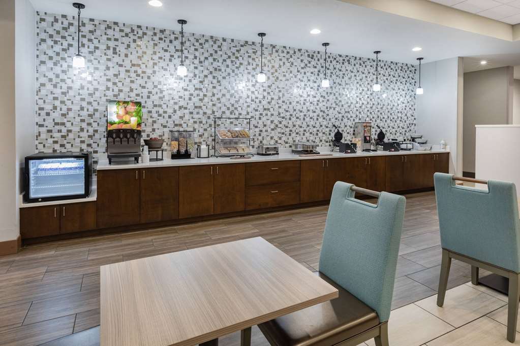 La Quinta Inn & Suites by Wyndham Jackson Cape Girardeau - photo 44