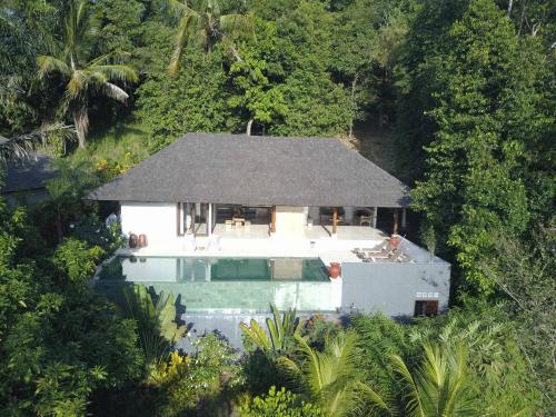 Villa Sari and Rubi — 4-Star Luxury Hotel in Senggigi, Indonesia