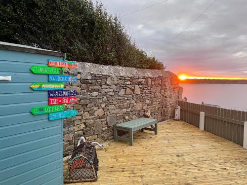 Hill Crest Clifftop Escape with Sea View — 4-Star Luxury Hotel in Cullen, United Kingdom