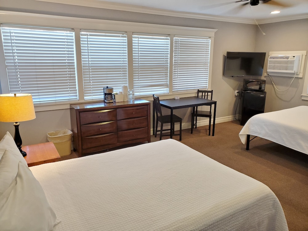 Coronado Island Inn - photo 15