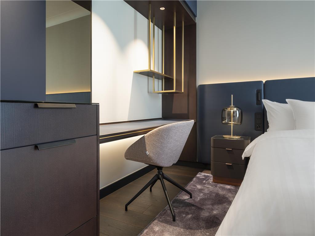 ICONS EHBB rooms DELUXE ROOM