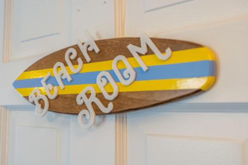 Cardinal Inn Beach Room in Cornwall, Canada