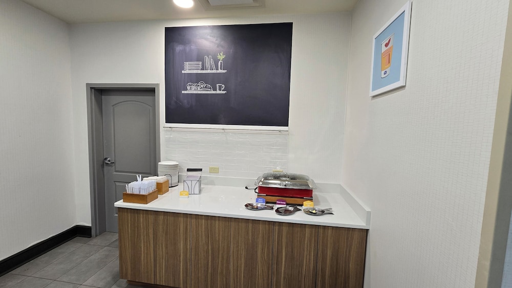 Hampton Inn & Suites Chicago Deer Park - photo 54
